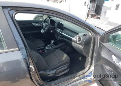 2022 Kia Forte Lxs z USA, uszkodzony, nr VIN 3KPF24AD6NE491654